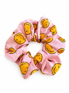 Scrunchie smiley roze